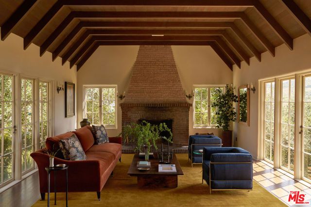 1960 Escarpa Drive, Los Angeles, CA 90041