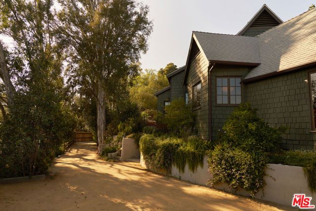 1960 Escarpa Drive, Los Angeles, CA 90041