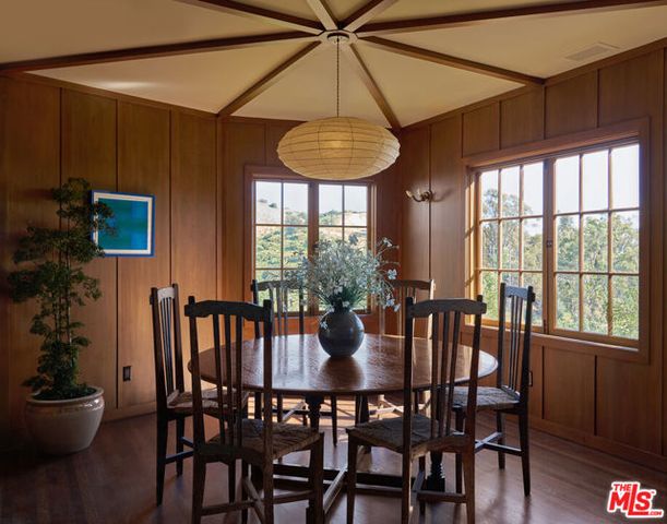 1960 Escarpa Drive, Los Angeles, CA 90041