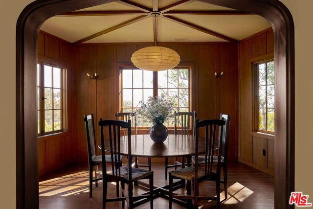 1960 Escarpa Drive, Los Angeles, CA 90041