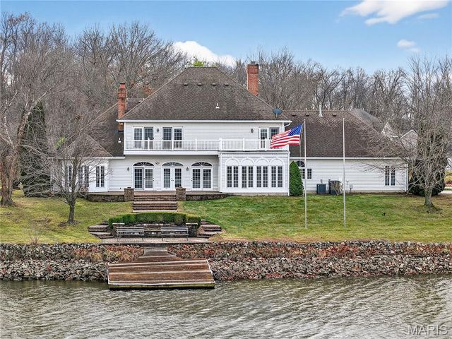 62 Moorings Drive, Lake St Louis, MO 63367