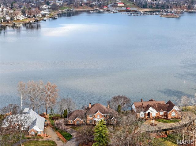 62 Moorings Drive, Lake St Louis, MO 63367