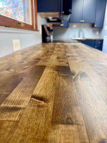 3904 SW 26th ST, Topeka, KS 66614