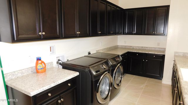 1949 E BELLFLOWER Court, Gilbert, AZ 85298