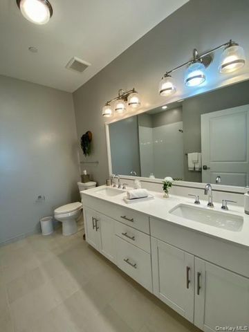 75 E Hoffman Avenue 1059, Lindenhurst, NY 11757