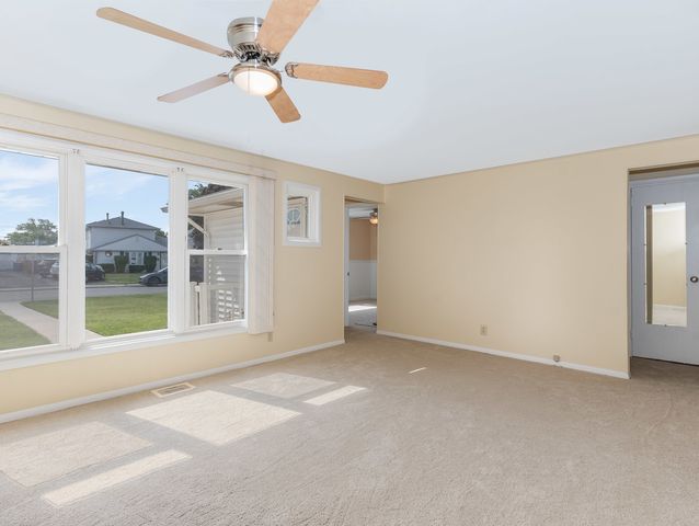 8818 S Kildare Avenue, Hometown, IL 60456