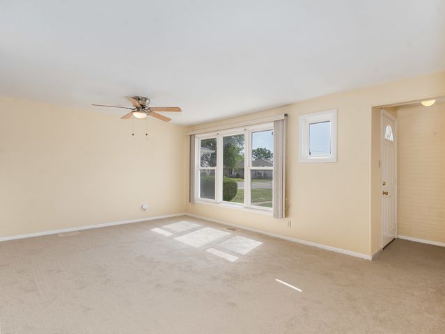 8818 S Kildare Avenue, Hometown, IL 60456