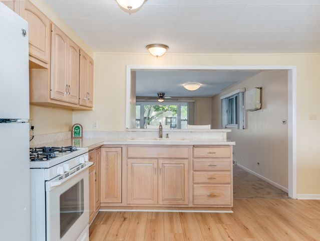 8818 S Kildare Avenue, Hometown, IL 60456