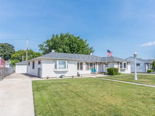 8818 S Kildare Avenue, Hometown, IL 60456