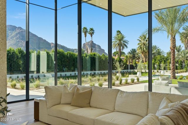 6528 N 60TH Street, Paradise Valley, AZ 85253