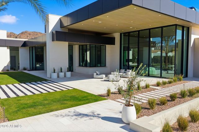 6528 N 60TH Street, Paradise Valley, AZ 85253