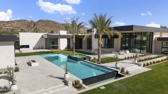 6528 N 60TH Street, Paradise Valley, AZ 85253