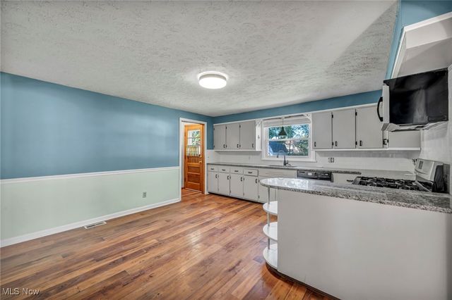 140 Miami Avenue, Elyria, OH 44035