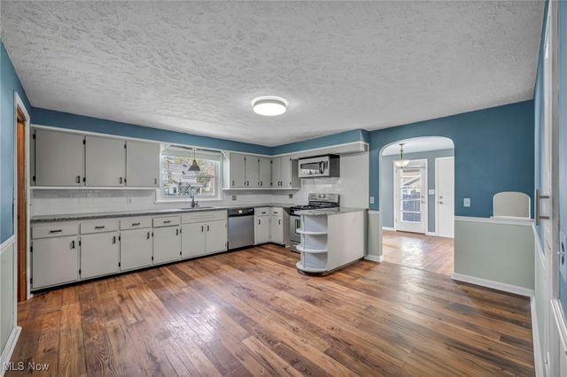 140 Miami Avenue, Elyria, OH 44035