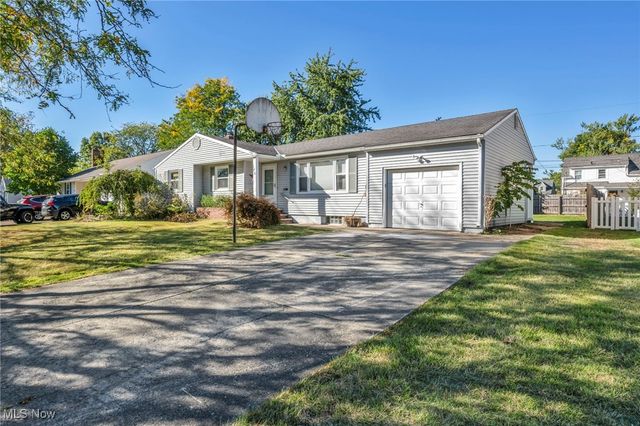 140 Miami Avenue, Elyria, OH 44035