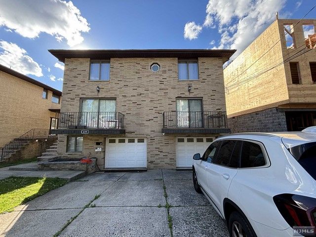 439 9th Street, Palisades Park, NJ 07650