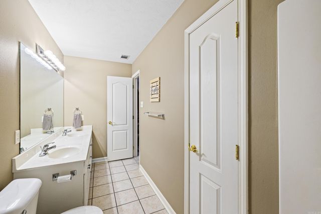 1 Moon Ridge Drive, Ward, AR 72176