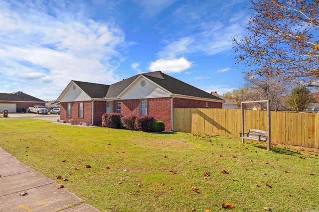 1 Moon Ridge Drive, Ward, AR 72176