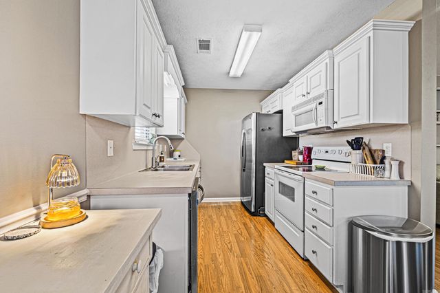 1 Moon Ridge Drive, Ward, AR 72176