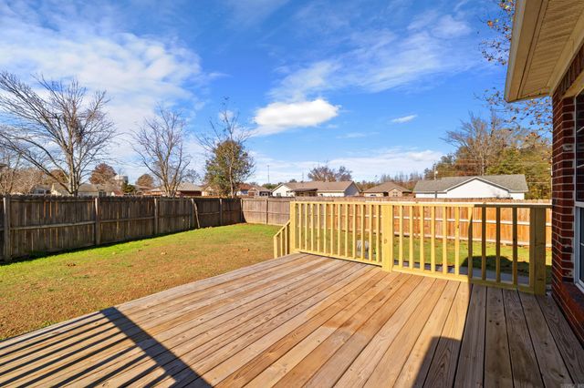 1 Moon Ridge Drive, Ward, AR 72176