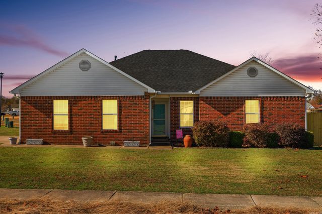 1 Moon Ridge Drive, Ward, AR 72176