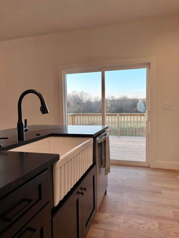 20203 Lawrence 2008p, Everton, MO 65646