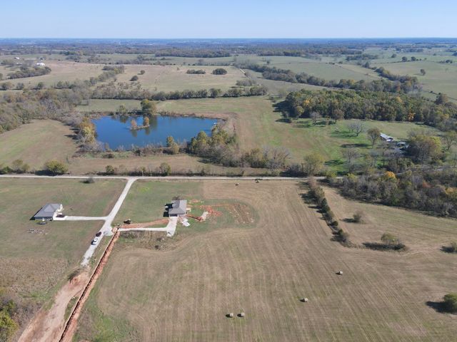 20203 Lawrence 2008p, Everton, MO 65646