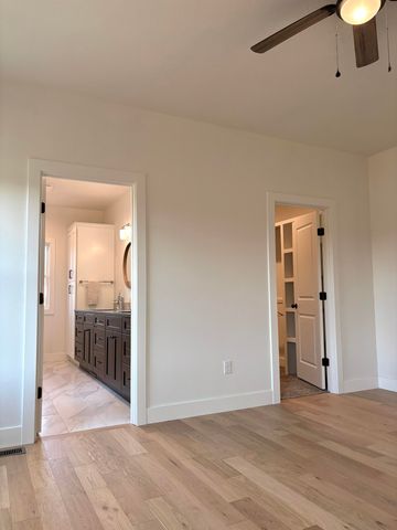 20203 Lawrence 2008p, Everton, MO 65646