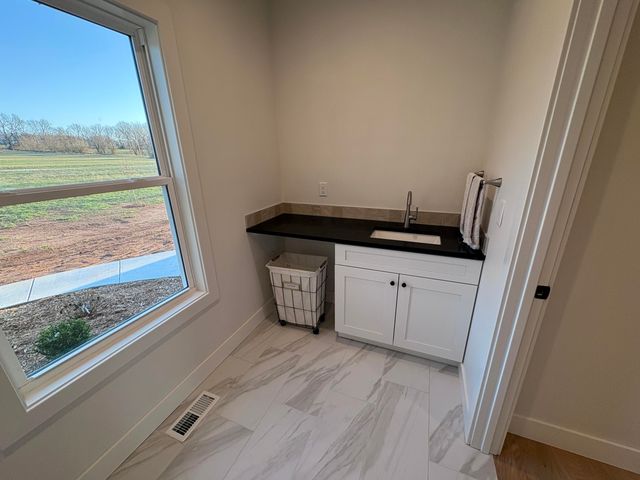 20203 Lawrence 2008p, Everton, MO 65646