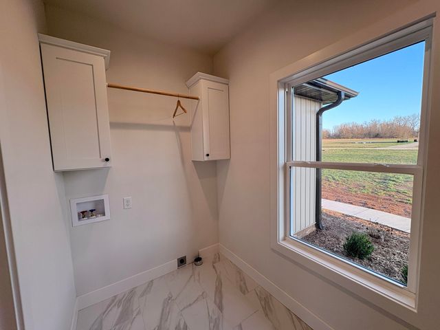 20203 Lawrence 2008p, Everton, MO 65646