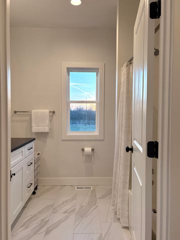 20203 Lawrence 2008p, Everton, MO 65646