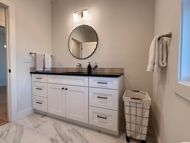 20203 Lawrence 2008p, Everton, MO 65646