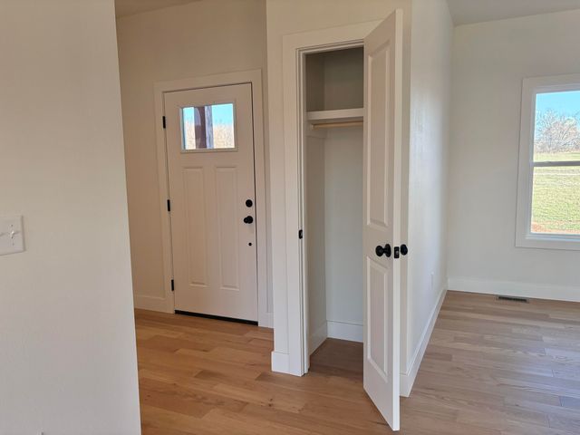 20203 Lawrence 2008p, Everton, MO 65646