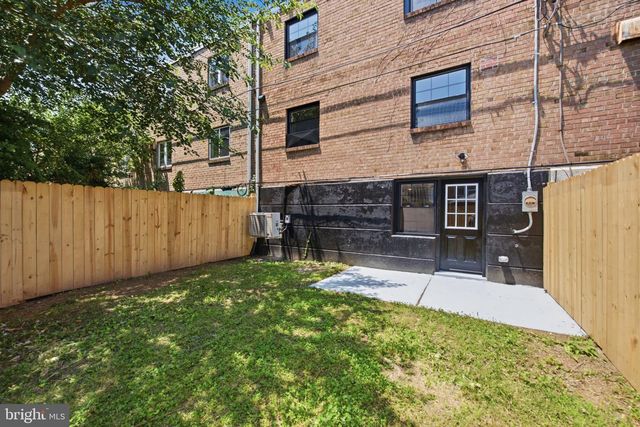 861 N 7TH ST, Philadelphia, PA 19123