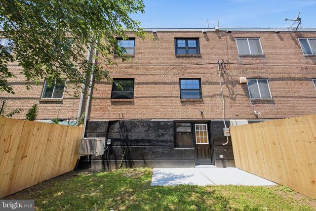 861 N 7TH ST, Philadelphia, PA 19123