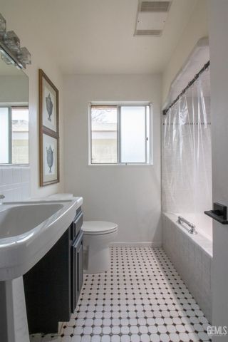 4501 Knoll Drive, Bakersfield, CA 93308