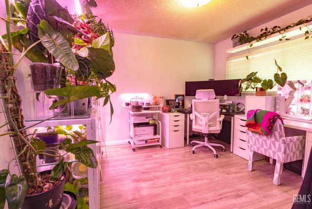 4501 Knoll Drive, Bakersfield, CA 93308