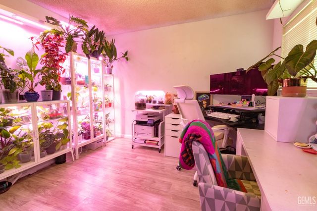 4501 Knoll Drive, Bakersfield, CA 93308