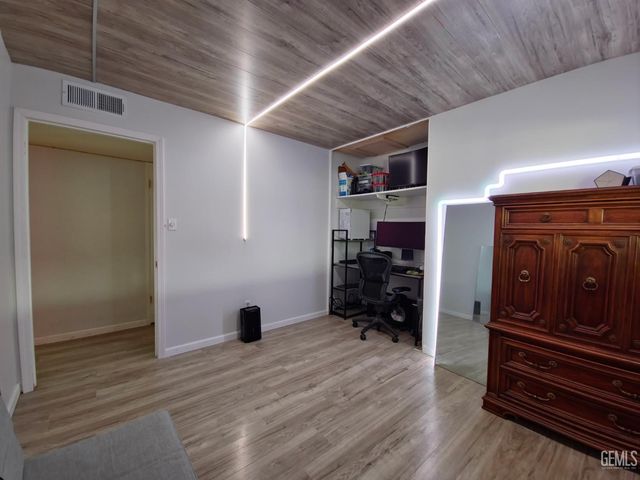 4501 Knoll Drive, Bakersfield, CA 93308