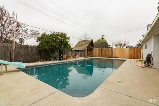 4501 Knoll Drive, Bakersfield, CA 93308