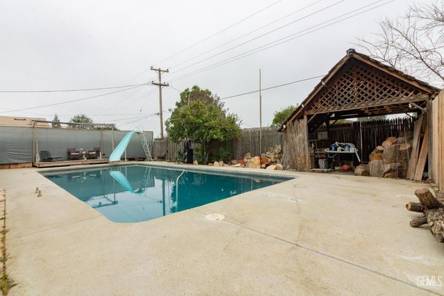 4501 Knoll Drive, Bakersfield, CA 93308