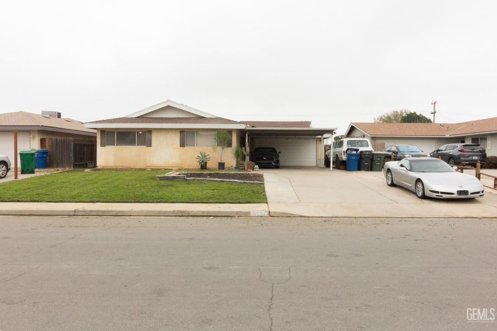 4501 Knoll Drive, Bakersfield, CA 93308