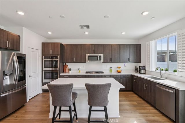 2464 Yellowstone Way, Rialto, CA 92377