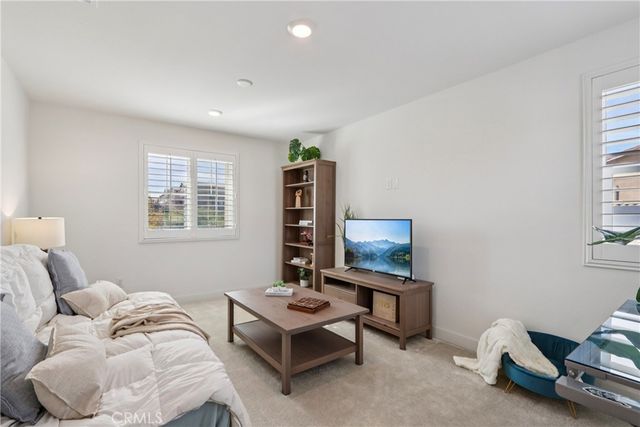 2464 Yellowstone Way, Rialto, CA 92377