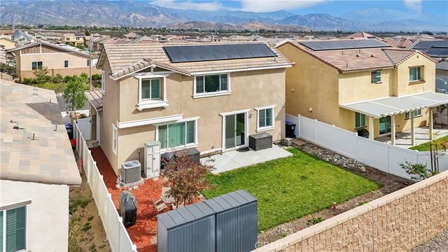 2464 Yellowstone Way, Rialto, CA 92377