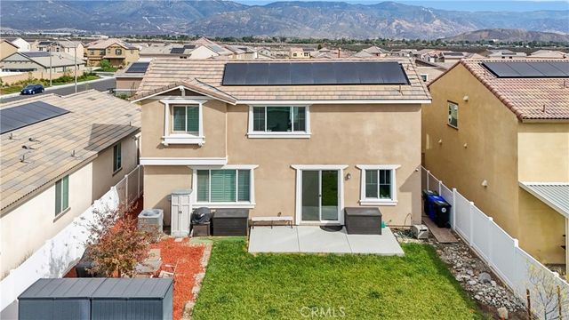 2464 Yellowstone Way, Rialto, CA 92377
