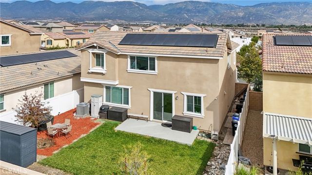 2464 Yellowstone Way, Rialto, CA 92377