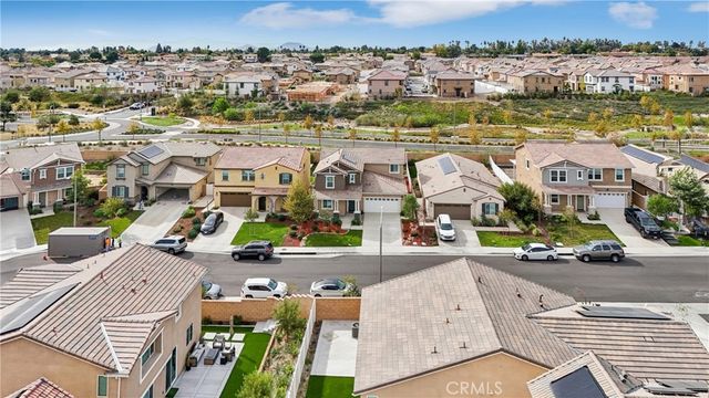 2464 Yellowstone Way, Rialto, CA 92377