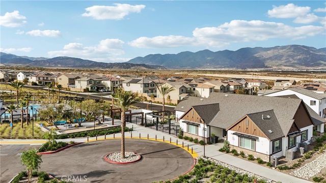 2464 Yellowstone Way, Rialto, CA 92377