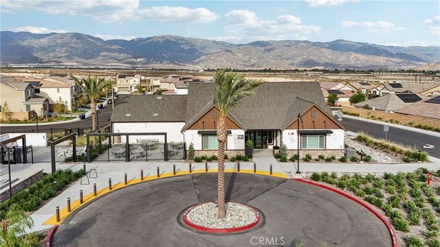 2464 Yellowstone Way, Rialto, CA 92377